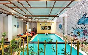 Harmony Old Town Hostel And Pool Bar